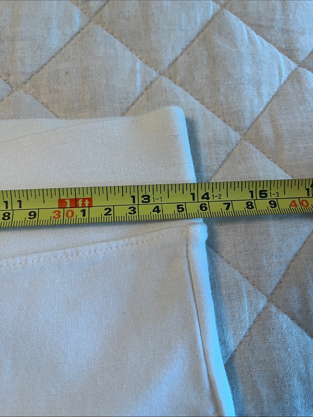 Hue Capri Leggings - Picture 4 of 4
